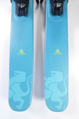 Yvette A100 Alchemist Pure Carbon 3 Yvette A100 Alchemist Pure Carbon – Image 3