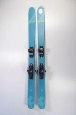 Yvette A100 Alchemist Pure Carbon